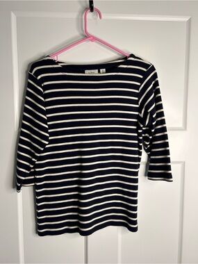 L.L. Bean Women’s Medium 3/4 Sleeve Navy White Striped Top Nautical Preppy 3106
